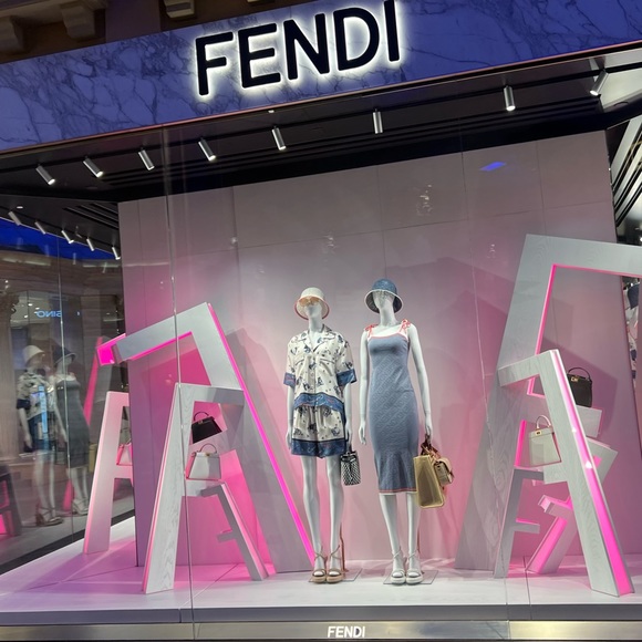 Meet your Posher, Amber - Picture 13 of 16